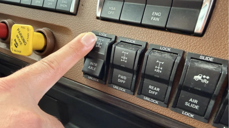 Diff locker pressed button