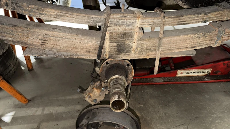 Leaf spring suspension