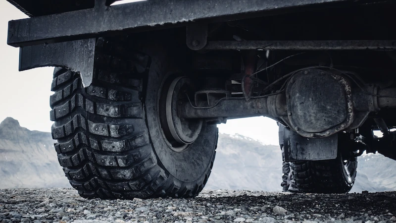 Axles on semi truck